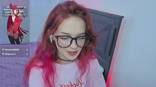 Snapshot of Angel_Bruh chatting on December 14, 2025, 8:20 am Angel Bruh online show from December 14, 2025, 8:20 am