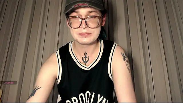 Snapshot of Steve_q chatting on June 27, 2026, 3:39 pm Steve q online show from June 27, 2026, 3:39 pm