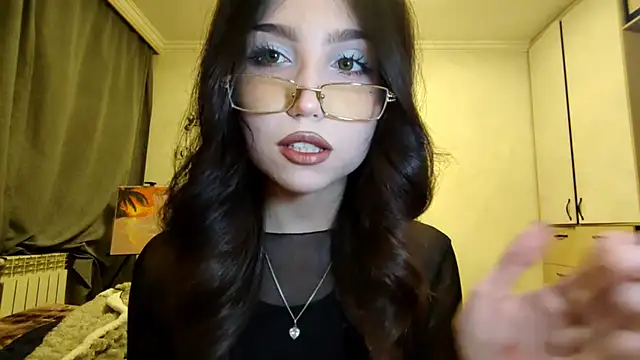 Snapshot of Qwami_Amie chatting on December 20, 2025, 12:45 pm Qwami Amie online show from December 20, 2025, 12:45 pm