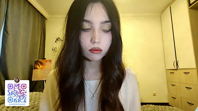 Snapshot of Qwami_Amie chatting on December 21, 2025, 6:31 am Qwami Amie online show from December 21, 2025, 6:31 am