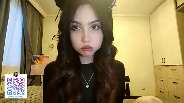 Snapshot of Qwami_Amie chatting on December 23, 2025, 5:38 am Qwami Amie online show from December 23, 2025, 5:38 am