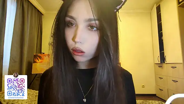 Snapshot of Qwami_Amie chatting on January 8, 2026, 6:26 am Qwami Amie online show from January 8, 2026, 6:26 am