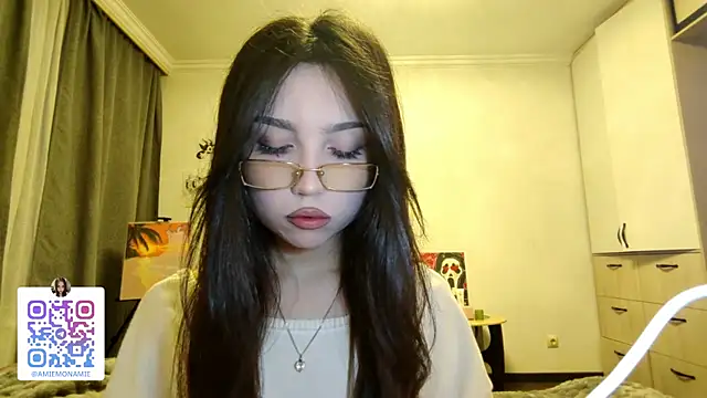 Snapshot of Qwami_Amie chatting on January 10, 2026, 3:52 am Qwami Amie online show from January 10, 2026, 3:52 am