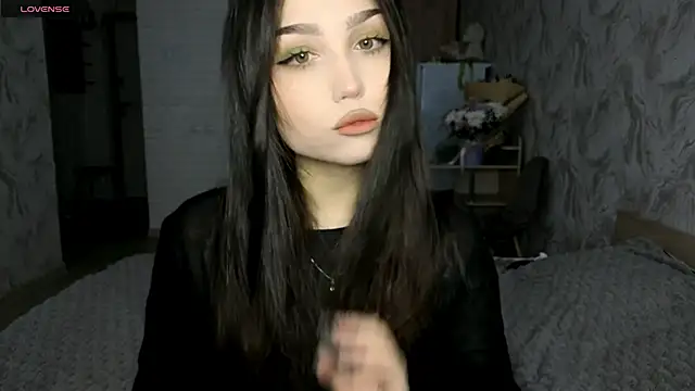 Qwami Amie online show from May 21, 2026, 4:41 am