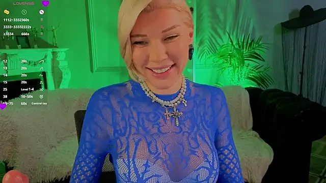 Snapshot of Lindsi_Luvviv chatting on April 13, 2026, 4:34 pm Lindsi Luvviv online show from April 13, 2026, 4:34 pm