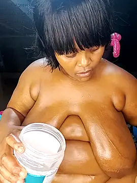 Snapshot of ChoklitBerryXX chatting on March 11, 2026, 9:21 pm ChoklitBerryXX online show from March 11, 2026, 9:21 pm