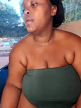 Snapshot of ChoklitBerryXX chatting on April 10, 2026, 5:01 am ChoklitBerryXX online show from April 10, 2026, 5:01 am