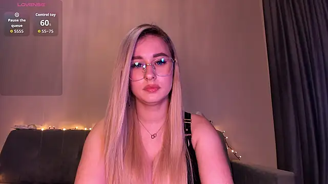 Snapshot of JessyyJ chatting on January 15, 2026, 8:23 pm JessyyJ online show from January 15, 2026, 8:23 pm