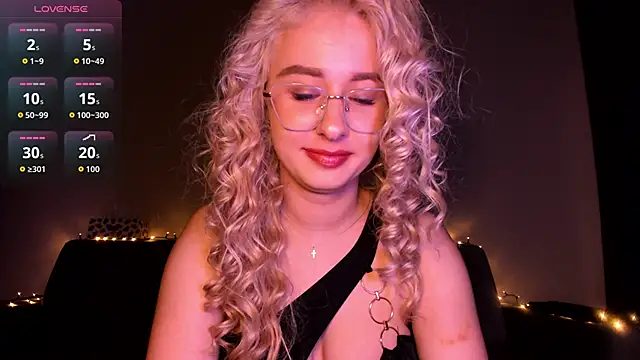 Snapshot of JessyyJ chatting on February 1, 2026, 8:18 pm JessyyJ online show from February 1, 2026, 8:18 pm