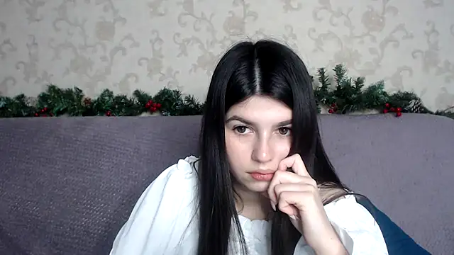 KisaModel online show from December 16, 2025, 9:14 am