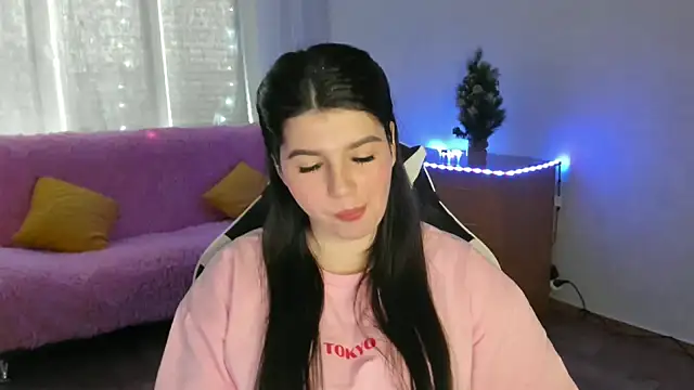 KisaModel online show from February 10, 2026, 8:07 am