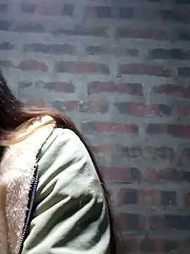 yana-zz online show from February 18, 2026, 11:01 pm