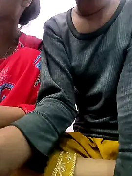 Snapshot of RV_525 chatting on December 16, 2025, 5:45 am RV 525 online show from December 16, 2025, 5:45 am