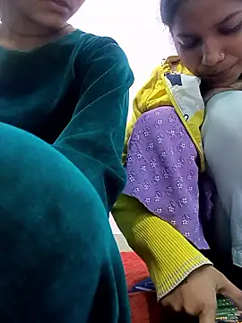 Snapshot of RV_525 chatting on December 20, 2025, 8:32 am RV 525 online show from December 20, 2025, 8:32 am