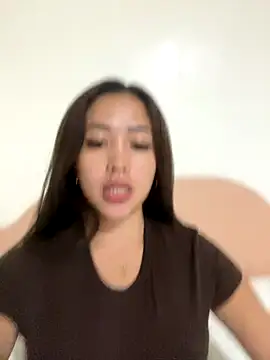 Snapshot of Serena_reinaa chatting on December 21, 2025, 1:18 pm Serena reinaa online show from December 21, 2025, 1:18 pm