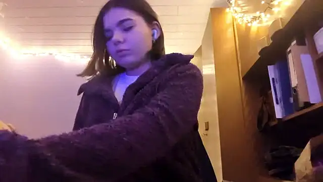 Snapshot of Mona_Slearys chatting on January 13, 2026, 11:10 pm Mona Slearys online show from January 13, 2026, 11:10 pm