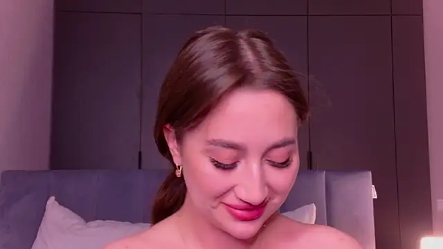 LucieBliss online show from February 11, 2026, 3:28 pm