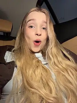 -teenytiny- online show from January 11, 2026, 7:08 pm