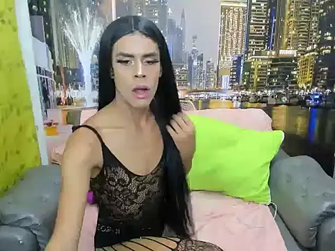 estefani robles online show from December 22, 2025, 11:13 pm