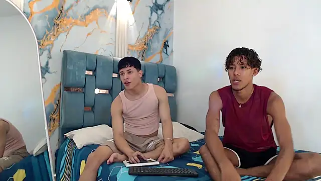 Snapshot of YOUNG_GUYS1 chatting on February 5, 2026, 1:21 am YOUNG GUYS1 online show from February 5, 2026, 1:21 am