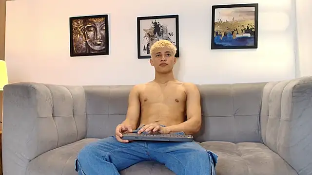 YOUNG GUYS1 online show from March 25, 2026, 7:58 am