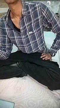 Snapshot of xoupleaura chatting on December 20, 2025, 5:31 pm xoupleaura online show from December 20, 2025, 5:31 pm