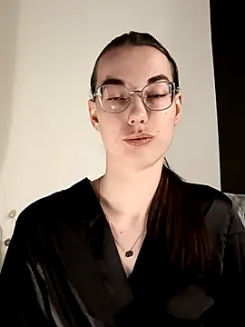 Snapshot of EmmaJacson chatting on February 3, 2026, 4:01 pm EmmaJacson online show from February 3, 2026, 4:01 pm