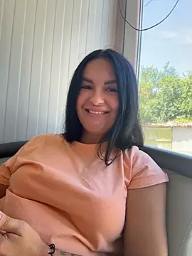 Snapshot of MeganBlueq chatting on July 8, 2026, 9:58 am MeganBlueq online show from July 8, 2026, 9:58 am