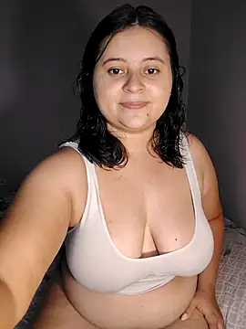 alexacurvy05 online show from January 15, 2026, 9:29 pm