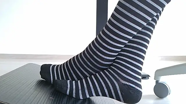 Snapshot of Feetbeth chatting on May 28, 2026, 3:53 pm Feetbeth online show from May 28, 2026, 3:53 pm