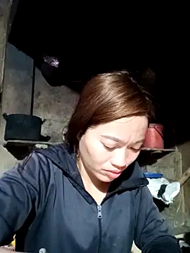 little-effy online show from March 18, 2026, 12:47 am