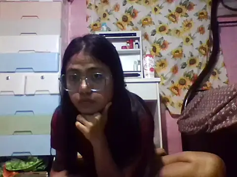 Snapshot of SexyApril chatting on December 22, 2025, 9:17 am SexyApril online show from December 22, 2025, 9:17 am