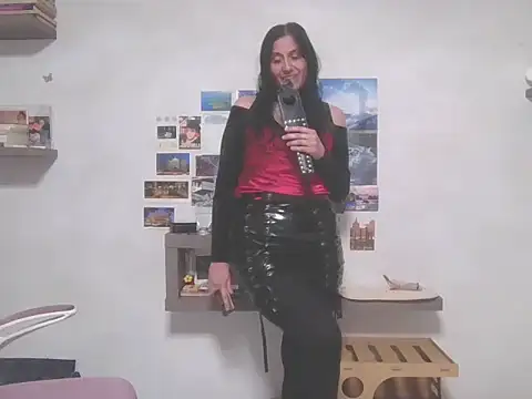 DommeVioleta online show from February 18, 2026, 6:42 am