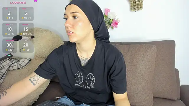 Snapshot of Darele_ chatting on December 19, 2025, 1:40 pm Darele online show from December 19, 2025, 1:40 pm