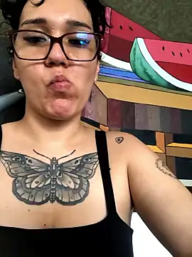 Snapshot of Darele_ chatting on January 13, 2026, 3:06 pm Darele online show from January 13, 2026, 3:06 pm