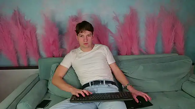 JamesRaww online show from December 19, 2025, 5:58 am