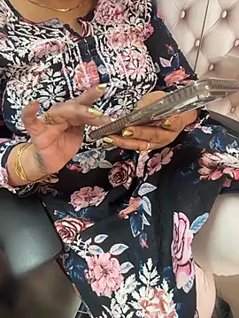 butterflyslay online show from April 8, 2026, 4:07 pm