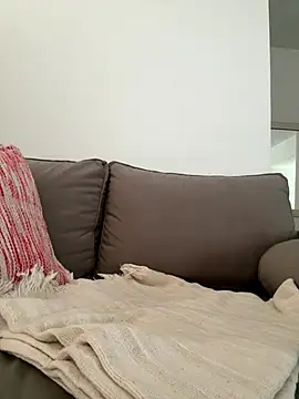 Snapshot of sweetcouple32 chatting on January 7, 2026, 10:07 am sweetcouple32 online show from January 7, 2026, 10:07 am