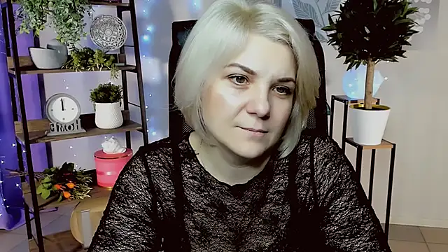 EvaEvals online show from January 13, 2026, 7:35 am