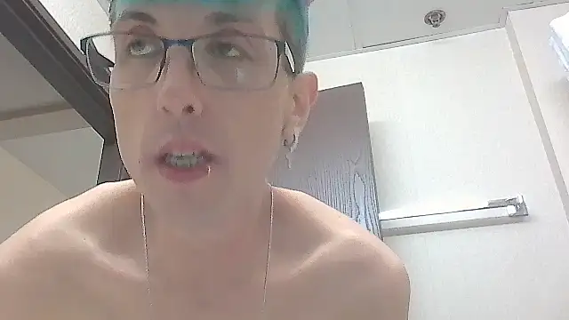 Snapshot of AskAveryAnything chatting on February 25, 2026, 6:45 am AskAveryAnything online show from February 25, 2026, 6:45 am