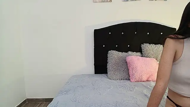 Snapshot of Mimi_Glow chatting on February 9, 2026, 6:23 pm Mimi Glow online show from February 9, 2026, 6:23 pm