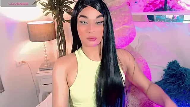 agathaferrer3 online show from December 16, 2025, 11:15 am