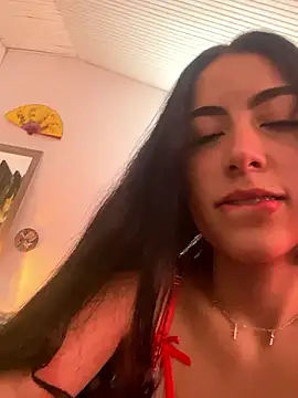 Snapshot of LunaVelvettt chatting on January 9, 2026, 4:32 pm LunaVelvettt online show from January 9, 2026, 4:32 pm