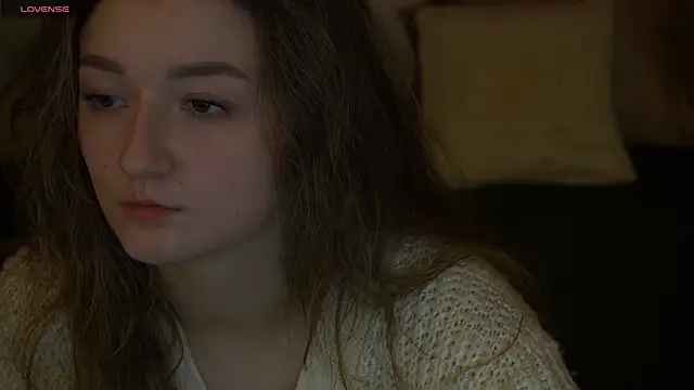 Snapshot of CyrenaLuxe chatting on February 9, 2026, 4:22 pm CyrenaLuxe online show from February 9, 2026, 4:22 pm