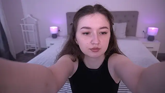CyrenaLuxe online show from June 4, 2026, 5:46 am