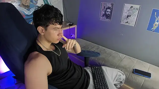 Snapshot of Criss_Adams chatting on January 10, 2026, 2:13 am Criss Adams online show from January 10, 2026, 2:13 am