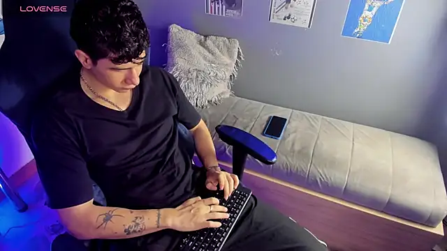 Snapshot of Criss_Adams chatting on January 11, 2026, 1:54 am Criss Adams online show from January 11, 2026, 1:54 am