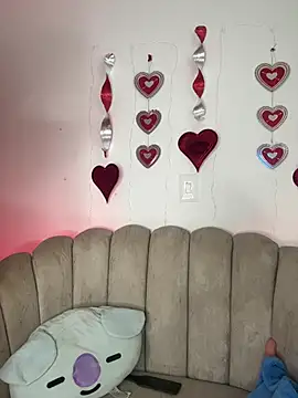 Tamaraserra online show from April 8, 2026, 5:02 pm