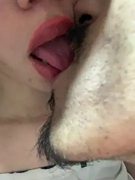 Snapshot of yasmina2020 chatting on March 15, 2026, 10:27 pm yasmina2020 online show from March 15, 2026, 10:27 pm