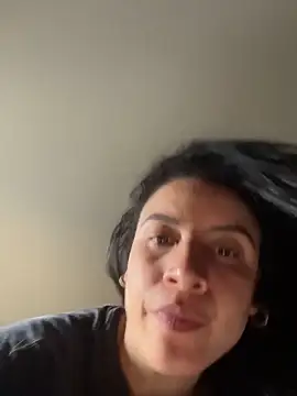 Lena-Williamss online show from December 18, 2025, 8:26 pm